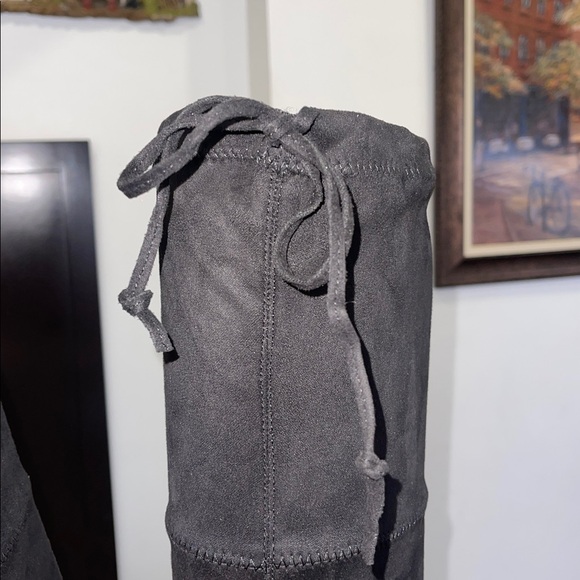 New!! ✨ Women’s Elegant Faux Suede Black Over-the-Knee Boots- Size 9 & 10 - Picture 6 of 7